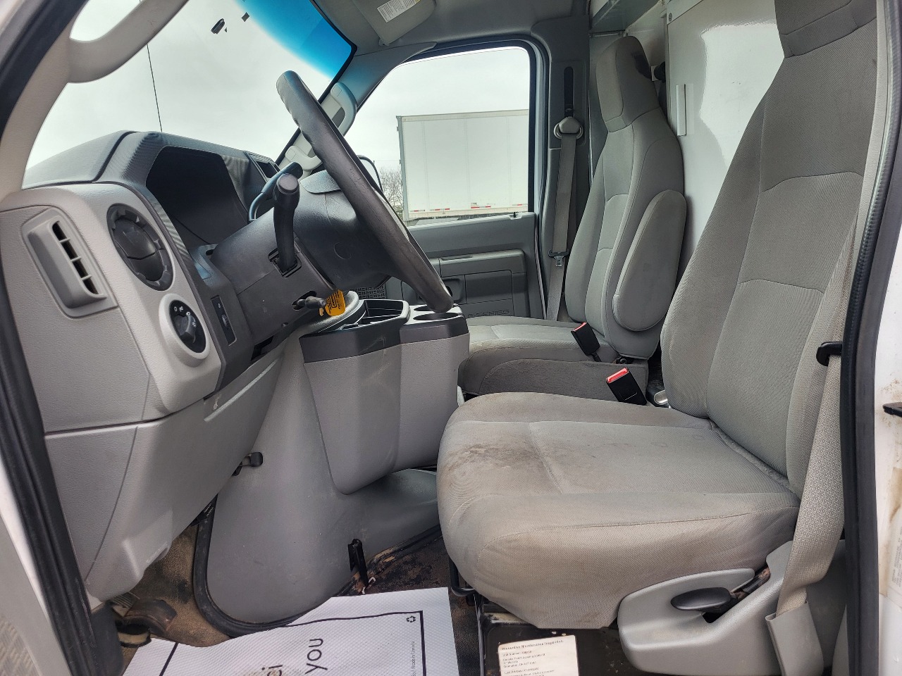 2019 Ford E450 Super Duty photo 3