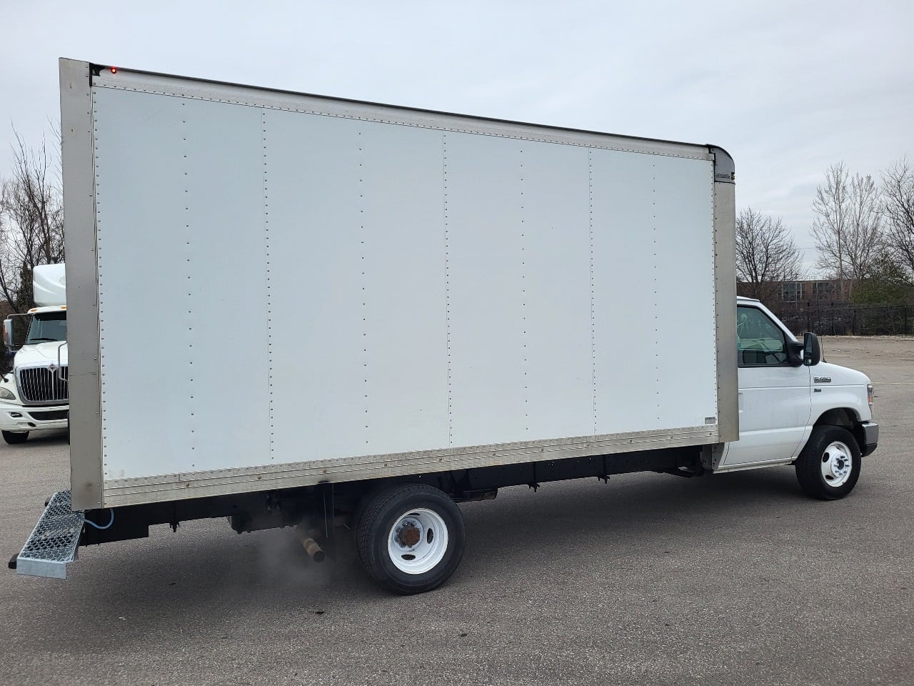 2019 Ford E450 Super Duty photo 5