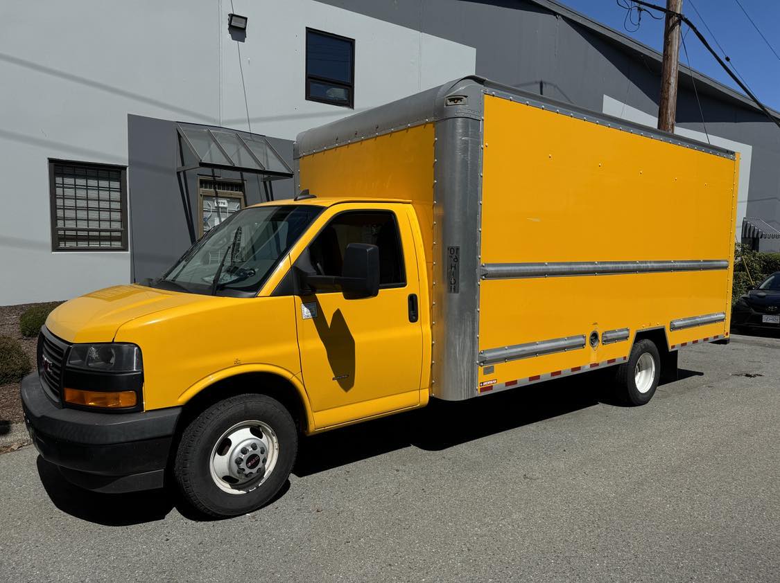 2021 GMC Savana photo 7